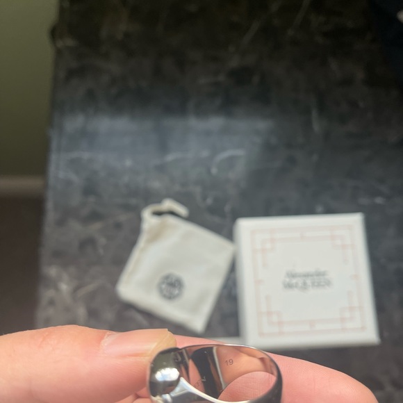New Alexander McQueen skull ring - Picture 5 of 5